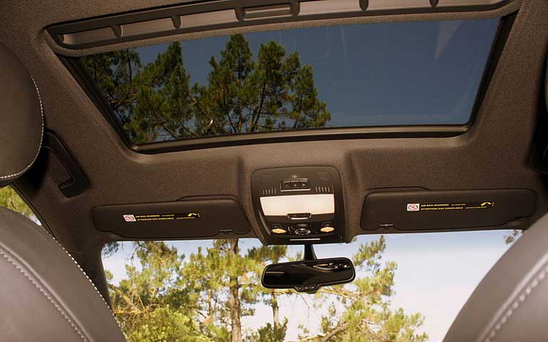 sunroof vs moonroof